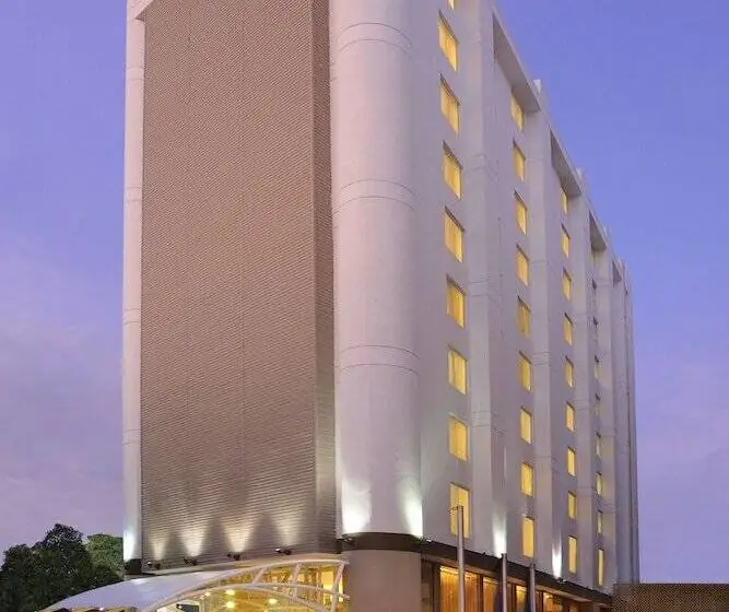 hotel-four-points-by-sheraton-ahmedabad